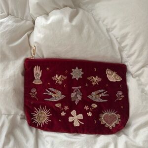 Rare Elizabeth Scarlett everyday pouch NWOT